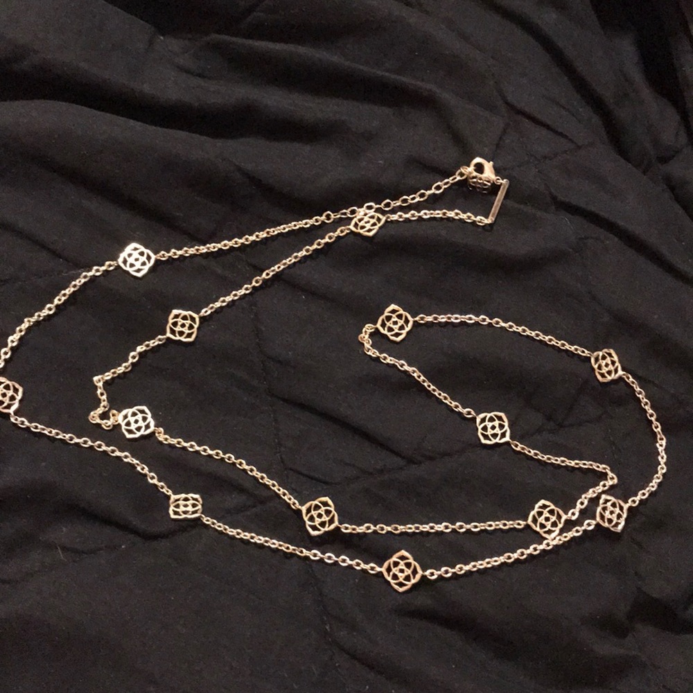 Kendra Scott necklace